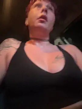 Snapshot of Babii_Nova chatting on June 20, 6:27 am Babii Nova online show from June 20, 6:27 am