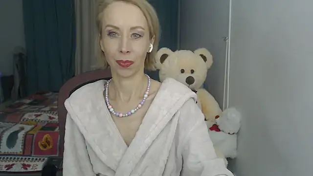 Snapshot of LuxuryNika chatting on January 21, 2:59 pm LuxuryNika online show from January 21, 2:59 pm