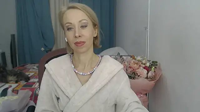 Snapshot of LuxuryNika chatting on January 25, 7:39 pm LuxuryNika online show from January 25, 7:39 pm