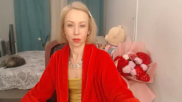 Snapshot of LuxuryNika chatting on February 3, 5:14 pm LuxuryNika online show from February 3, 5:14 pm