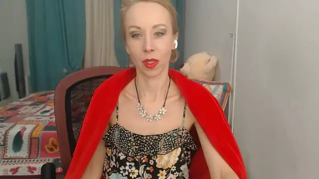 Snapshot of LuxuryNika chatting on February 12, 4:22 pm LuxuryNika online show from February 12, 4:22 pm