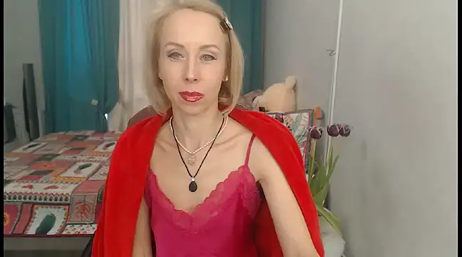 Snapshot of LuxuryNika chatting on March 18, 2:37 pm LuxuryNika online show from March 18, 2:37 pm