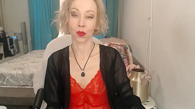 Snapshot of LuxuryNika chatting on May 4, 12:34 pm LuxuryNika online show from May 4, 12:34 pm