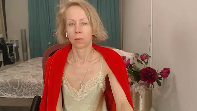 Snapshot of LuxuryNika chatting on May 31, 6:09 pm LuxuryNika online show from May 31, 6:09 pm