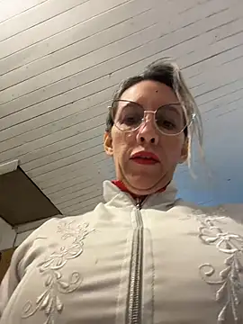 Gatitacarlita online show from June 17, 3:46 pm