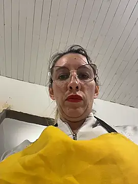 Gatitacarlita online show from June 18, 5:28 pm