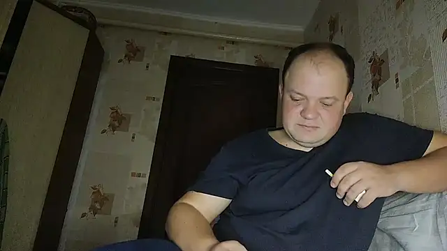 Snapshot of Dimka132 chatting on December 25, 10:39 am Dimka132 online show from December 25, 10:39 am