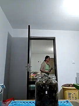 Snapshot of IsabelleCraft chatting on September 11, 6:52 pm IsabelleCraft online show from September 11, 6:52 pm