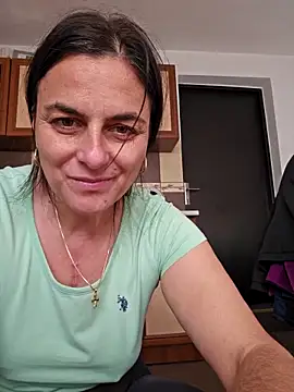 Snapshot of IsabelleCraft chatting on December 15, 12:31 pm IsabelleCraft online show from December 15, 12:31 pm