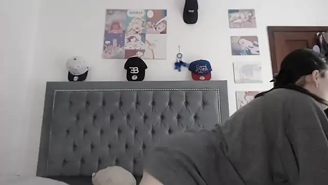 dulce maria x online show from February 9, 7:52 pm