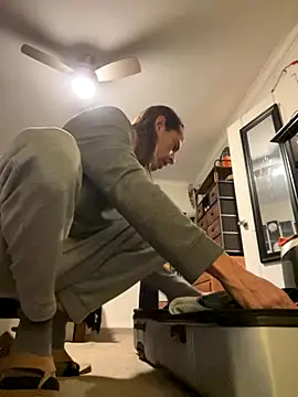 honneymel online show from November 27, 1:18 am