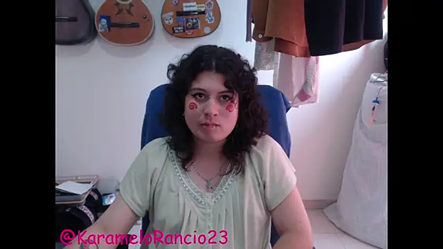 Snapshot of Smoke_trip_Alicia chatting on March 6, 4:17 pm Smoke trip Alicia online show from March 6, 4:17 pm