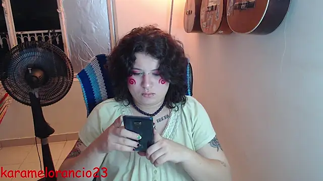 Snapshot of Smoke_trip_Alicia chatting on September 28, 9:25 am Smoke trip Alicia online show from September 28, 9:25 am