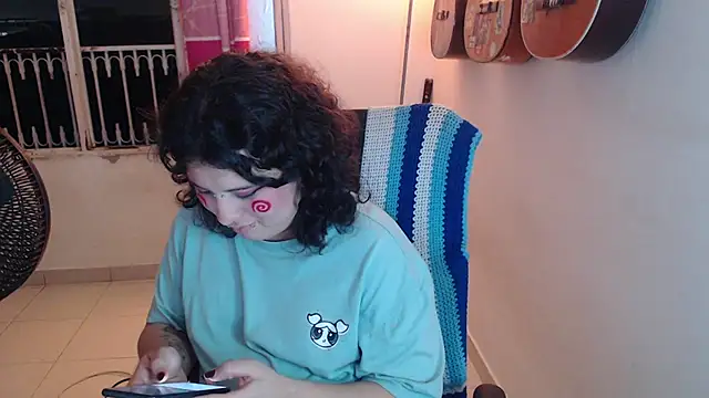 Snapshot of Smoke_trip_Alicia chatting on October 11, 4:12 am Smoke trip Alicia online show from October 11, 4:12 am