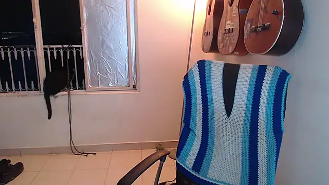 Snapshot of Smoke_trip_Alicia chatting on October 15, 4:45 am Smoke trip Alicia online show from October 15, 4:45 am