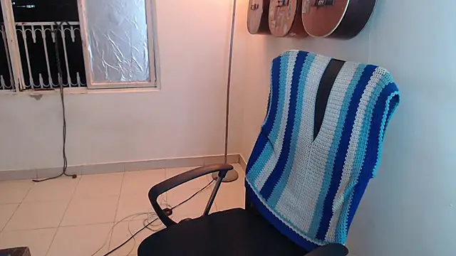 Snapshot of Smoke_trip_Alicia chatting on November 7, 2:44 am Smoke trip Alicia online show from November 7, 2:44 am