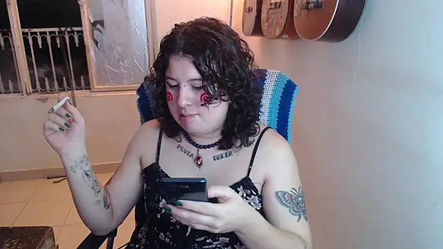 Snapshot of Smoke_trip_Alicia chatting on November 15, 4:54 am Smoke trip Alicia online show from November 15, 4:54 am