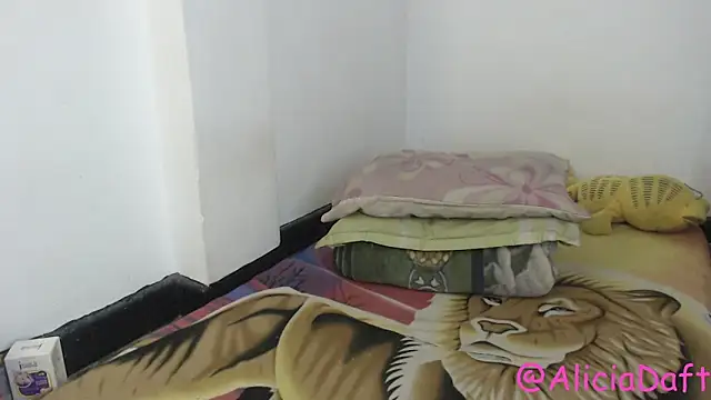 Smoke trip Alicia online show from June 23, 3:10 pm