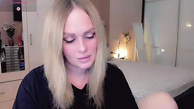 Snapshot of Libby_Nora chatting on February 19, 10:33 am Libby Nora online show from February 19, 10:33 am