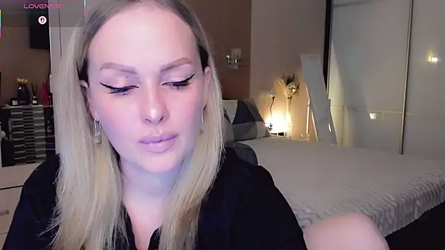 Snapshot of Libby_Nora chatting on February 27, 9:20 am Libby Nora online show from February 27, 9:20 am