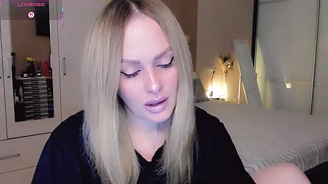 Snapshot of Libby_Nora chatting on March 5, 8:21 am Libby Nora online show from March 5, 8:21 am