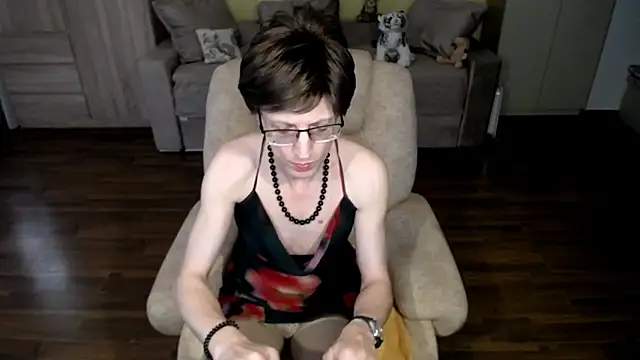 Snapshot of clementine chatting on April 14, 7:36 am clementine online show from April 14, 7:36 am