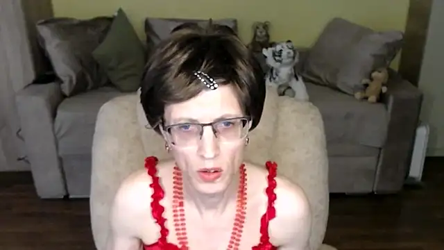 Snapshot of clementine chatting on May 16, 12:48 pm clementine online show from May 16, 12:48 pm