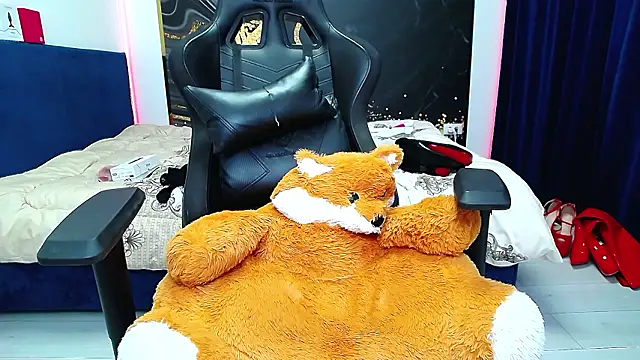 Snapshot of FlirtDeea chatting on March 5, 4:03 pm FlirtDeea online show from March 5, 4:03 pm