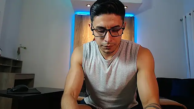 Andrew 4  online show from December 12, 7:08 am