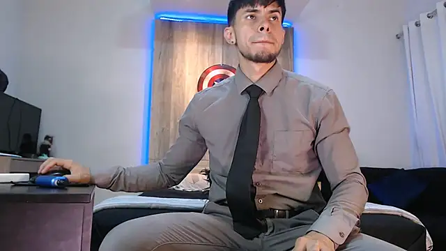 Andrew 4  online show from February 21, 4:18 am