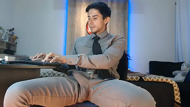 Andrew 4  online show from September 28, 8:31 am