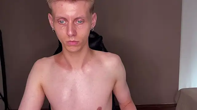 Snapshot of vladdymeow chatting on December 24, 7:22 pm vladdymeow online show from December 24, 7:22 pm