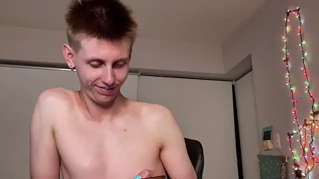 Snapshot of vladdymeow chatting on January 12, 12:07 am vladdymeow online show from January 12, 12:07 am