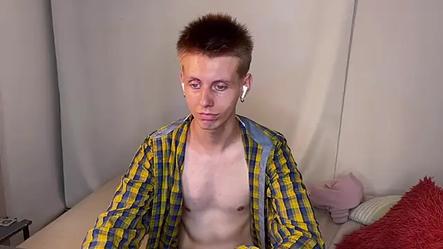 Snapshot of vladdymeow chatting on January 18, 1:30 am vladdymeow online show from January 18, 1:30 am