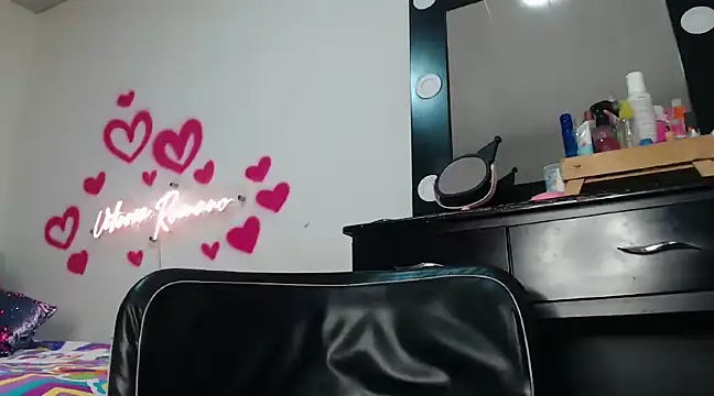 Snapshot of vittoriaromano chatting on March 23, 12:58 am vittoriaromano online show from March 23, 12:58 am