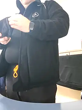 Andrew1900529 online show from December 19, 7:51 am