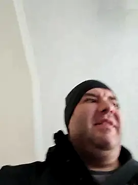 Andrew1900529 online show from February 14, 1:51 pm