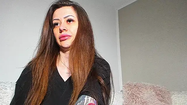 BrianaDiamondXXX online show from May 23, 9:46 am