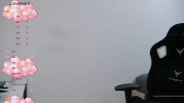 Snapshot of SkyqueenI chatting on March 18, 8:47 am SkyqueenI online show from March 18, 8:47 am