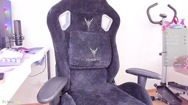 Snapshot of SkyqueenI chatting on September 17, 8:16 am SkyqueenI online show from September 17, 8:16 am