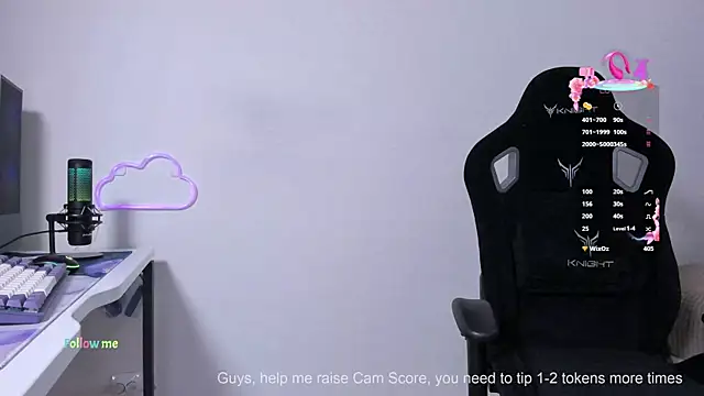 Snapshot of SkyqueenI chatting on October 16, 8:37 am SkyqueenI online show from October 16, 8:37 am