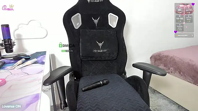 Snapshot of SkyqueenI chatting on February 16, 7:04 am SkyqueenI online show from February 16, 7:04 am