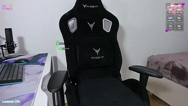 Snapshot of SkyqueenI chatting on February 27, 8:03 am SkyqueenI online show from February 27, 8:03 am