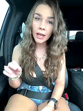 MaggyMayI online show from December 2, 4:57 pm