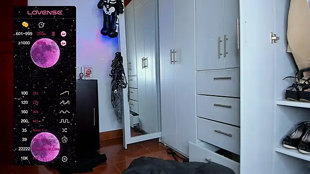 Snapshot of maleja_ca chatting on March 15, 8:43 pm maleja ca online show from March 15, 8:43 pm