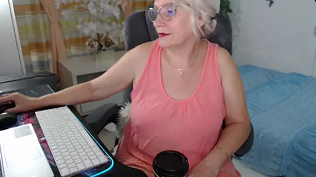 Ghertrude52 online show from July 11, 4:48 am