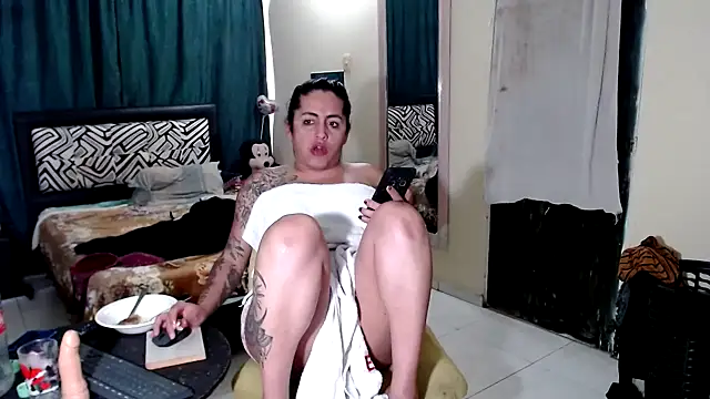 Sashaferrari2000 online show from January 13, 8:47 pm