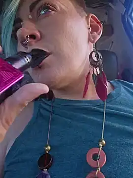 PinkTheHawk online show from January 12, 6:39 am