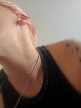 PinkTheHawk online show from January 26, 10:13 pm