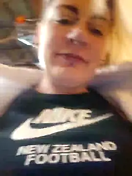 PinkTheHawk online show from October 5, 4:55 am